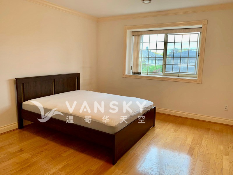 250716224243_9. master bed.JPEG